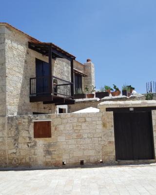 Michalis Anoyia Traditional Stonehouse