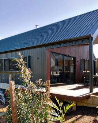 Margaret River Bungalow-1-street - stylish stay