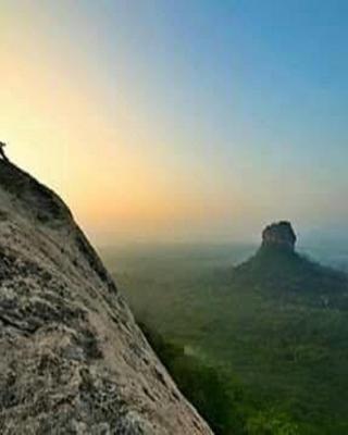 Sigiriya Vee Guest