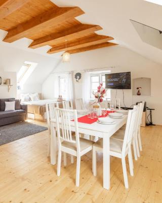 Old Town Charles Apartments