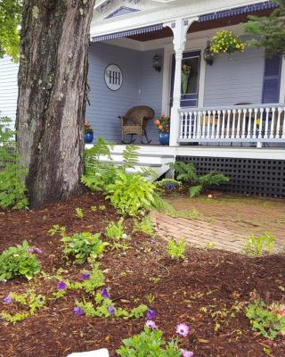 Holidae House Bed & Breakfast