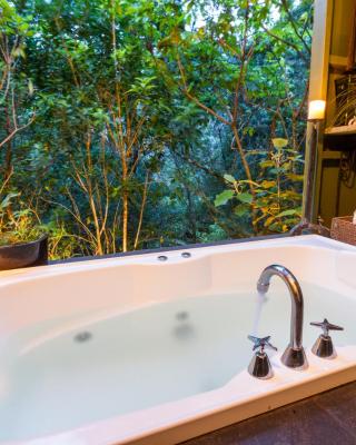 Wairua Lodge - Rainforest River Retreat