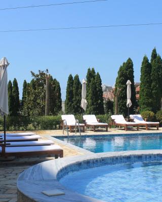 Hotel Aleksandrus Jardin