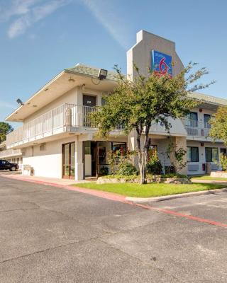 Studio 6-Grand Prairie, TX