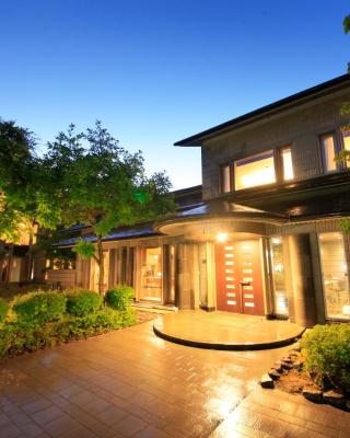 Hakone Fuga (Adult Only)
