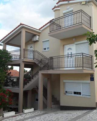 Apartments Matanovic