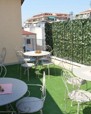 B&B Jolie center