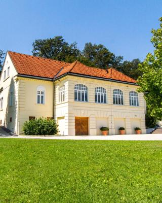 Villa Istenič