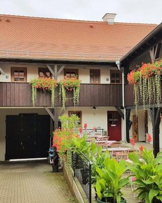 Zum Egerländer Fachwerkhof