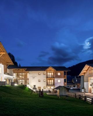Hotel La Fradora - Dolomites Hotel