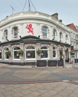 OYO The Red Lion Hotel