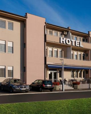 Airport Hotel Garni