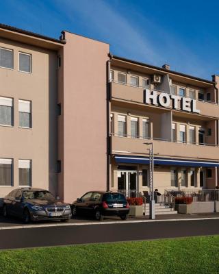 Airport Hotel Garni