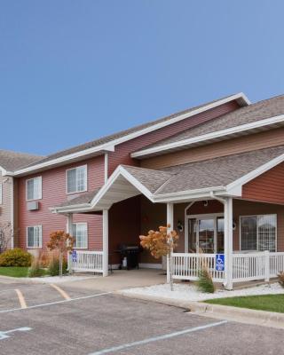 Paynesville Inn & Suites