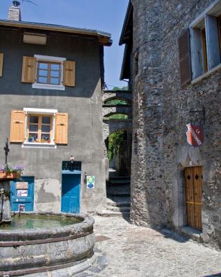 Au Cheval Blanc - appartements et chambres d'hôtes