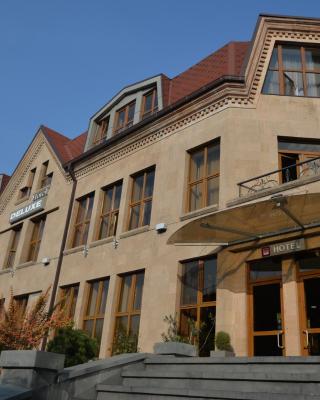 Yerevan Deluxe Hotel
