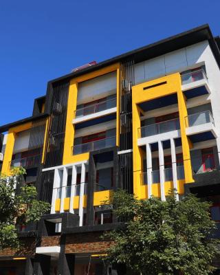 花蓮亮君經典民宿1館加2館民宿-東大門夜市-電梯包棟Bright King Homestay