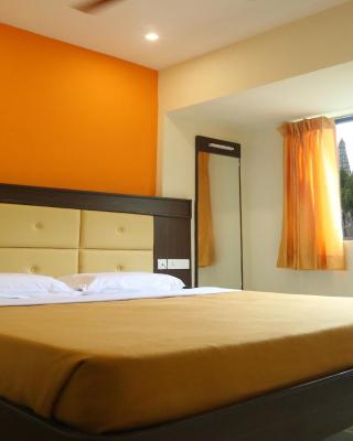 Hotel Sabareesh Plaza