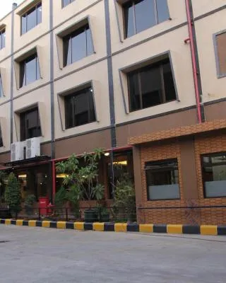 RedDoorz Plus near Soekarno Hatta Airport 2