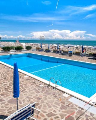 Sea view apartment with swimming pool