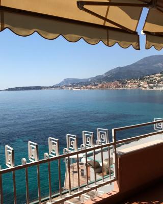 Una terrazza sul mare - Balzi Rossi