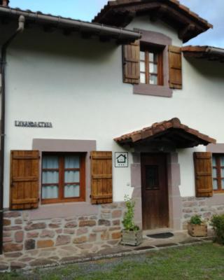 Casa Exkanda Etxea