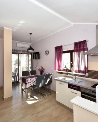 Apartments Lavanda - free parking and grill