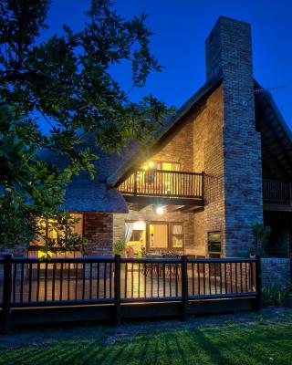 Cambalala - Luxury Units - in Kruger Park Lodge - Serviced Daily, Free Wi-Fi