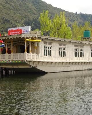 Shiraz Deluxe Houseboat