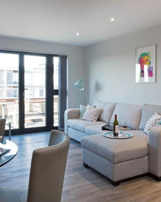 Cotels at 7Zero1 Serviced Apartments - Modern Apartments, Superfast Broadband, Free Parking, Centrally Located