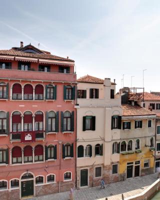 Palazzo Schiavoni Residenza d'epoca & Suite-Apartments