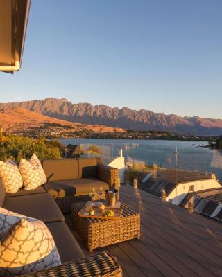 Lakefront Luxury by Amazing Accom