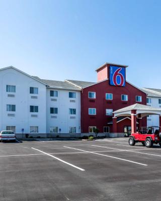 Motel 6-Indianapolis, IN - Southport