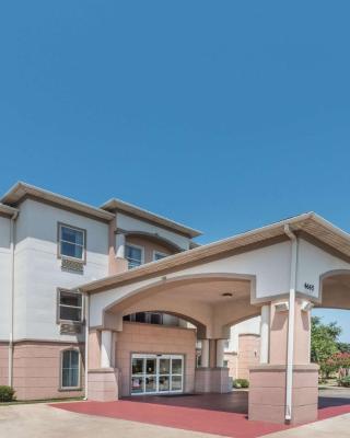 Super 8 by Wyndham Fort Worth Stockyards