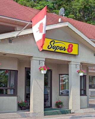 Super 8 by Wyndham Niagara Falls North