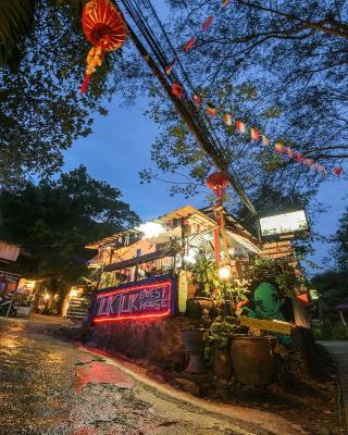 Tuk Tuk Guesthouse