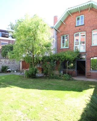 La maison du fond du jardin