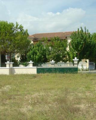 Rallou Rooms & Apartments