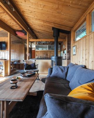Lovely Cabin Close to the Blue Lagoon with hot tube