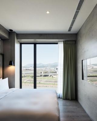 Waterfront Hotel