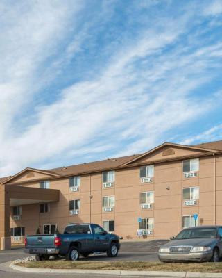 Super 8 by Wyndham Henderson North East Denver