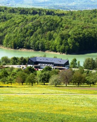 Stausee-Hotel