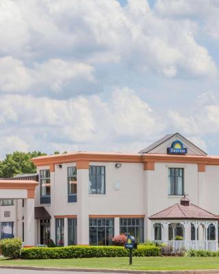 Days Inn by Wyndham Windsor Locks / Bradley Intl Airport