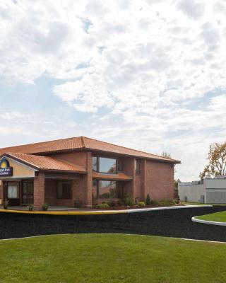 Days Inn by Wyndham Utica