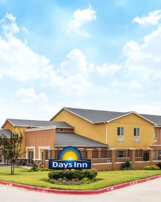 Days Inn by Wyndham Rockdale Texas