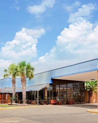 Days Inn by Wyndham Bay City