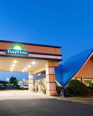 Days Inn by Wyndham Norman