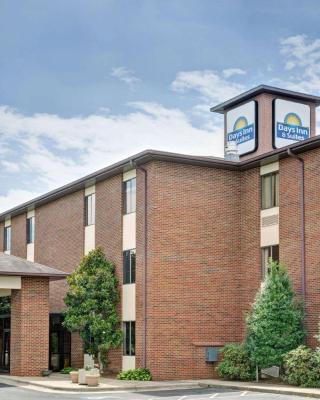 Days Inn & Suites by Wyndham Hickory