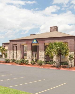 Days Inn by Wyndham College Station University Drive