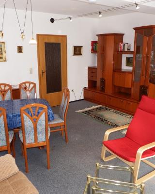 nette Ferienwohnung mit eigenem Eingang und Sonnenterrasse